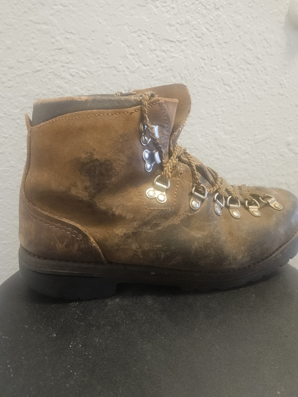 Vtg Vasque Womens (28395) Mountaineering Hiking Boots